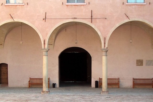 Castello di Spezzano